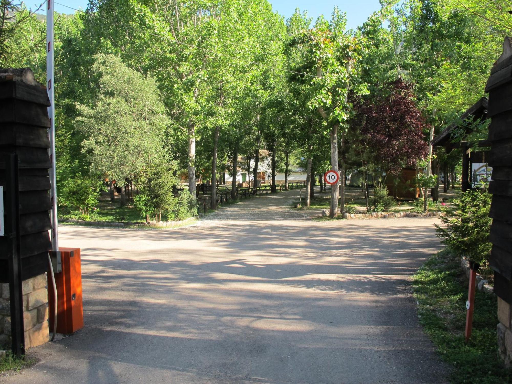Camping Rural Llanos De Arance Coto Rios Buitenkant foto